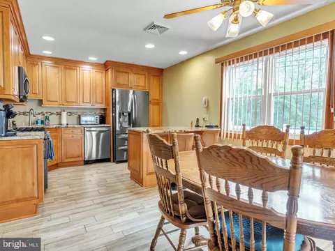 Kitchen - 18 Beacon Dr, Waretown, NJ 08758 photo 4 of 4