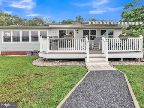 Exterior - 18 Beacon Dr, Waretown, NJ 08758 photo 8 of 14