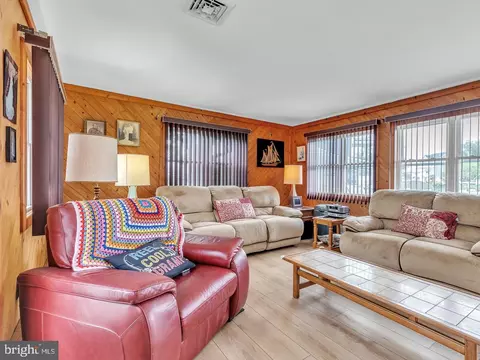 Living - 18 Beacon Dr, Waretown, NJ 08758 photo 1 of 2