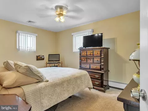 Bedroom - 18 Beacon Dr, Waretown, NJ 08758 photo 3 of 4