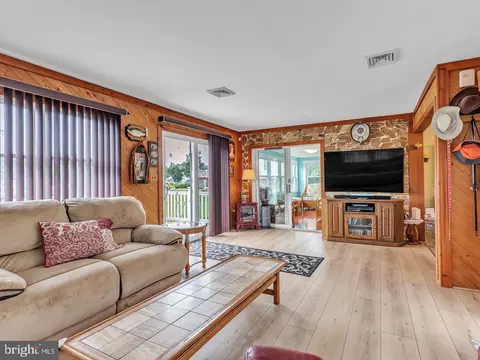 Living - 18 Beacon Dr, Waretown, NJ 08758 photo 2 of 2