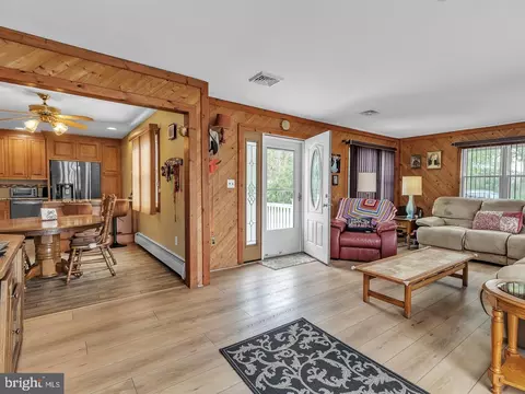 Entry Way - 18 Beacon Dr, Waretown, NJ 08758 photo 3 of 4