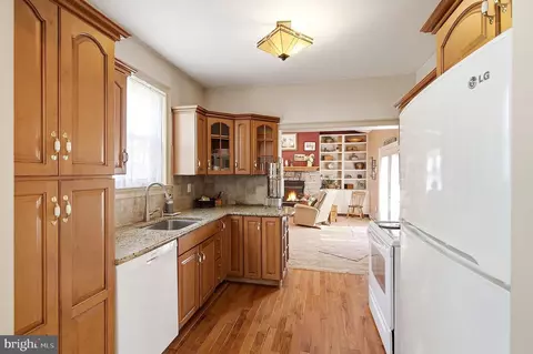 Kitchen - 414 Springfield Ave, Pine Beach, NJ 08741 photo 3 of 3