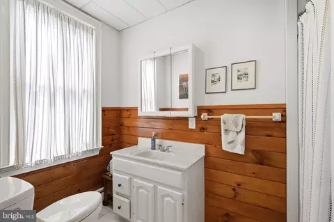 Bath - 414 Springfield Ave, Pine Beach, NJ 08741 photo 1 of 4