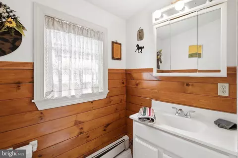 Bath - 414 Springfield Ave, Pine Beach, NJ 08741 photo 4 of 4