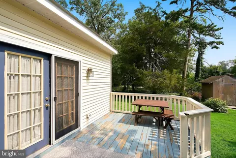 Exterior - 414 Springfield Ave, Pine Beach, NJ 08741 photo 5 of 10