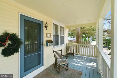 Exterior - 414 Springfield Ave, Pine Beach, NJ 08741 photo 4 of 10