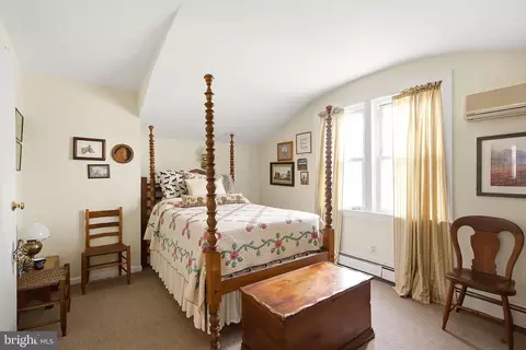Bedroom - 414 Springfield Ave, Pine Beach, NJ 08741 photo 2 of 3