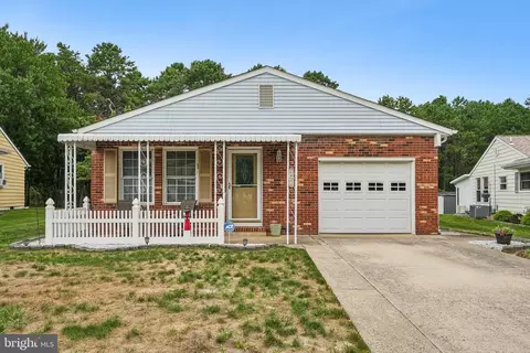 423 Costa Mesa Dr, Toms River, NJ 08757