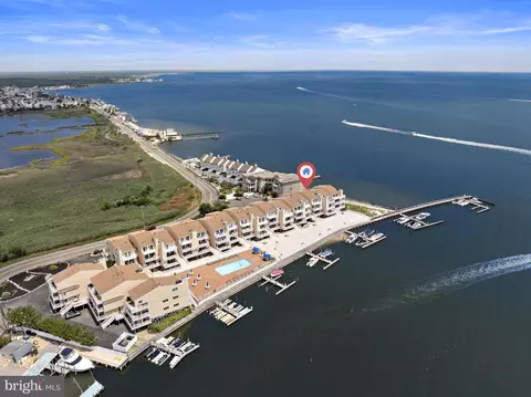 401 Bay Shore Dr #18B, Barnegat, NJ 08005
