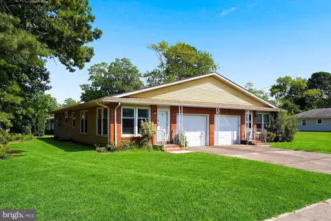 45 Dogwood Rd #8, Manahawkin, NJ 08050