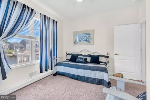 Bedroom - 77 Tiller Dr, Waretown, NJ 08758 photo 6 of 9