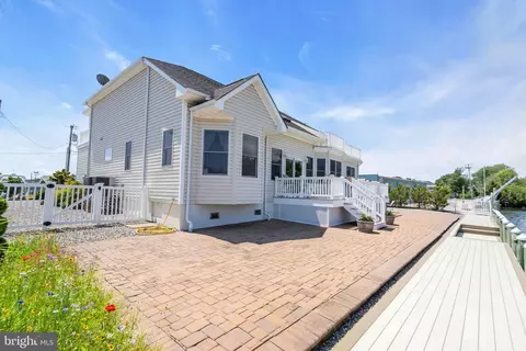 Exterior - 77 Tiller Dr, Waretown, NJ 08758 photo 10 of 14