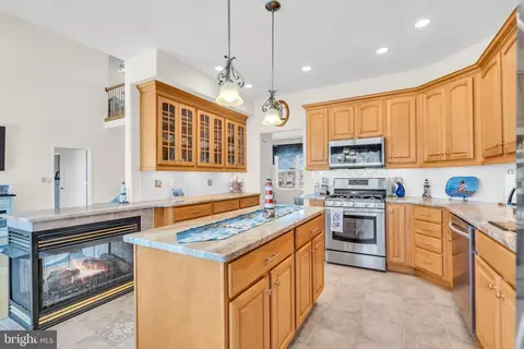 Kitchen - 77 Tiller Dr, Waretown, NJ 08758 photo 3 of 5
