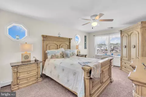 Bedroom - 77 Tiller Dr, Waretown, NJ 08758 photo 3 of 9