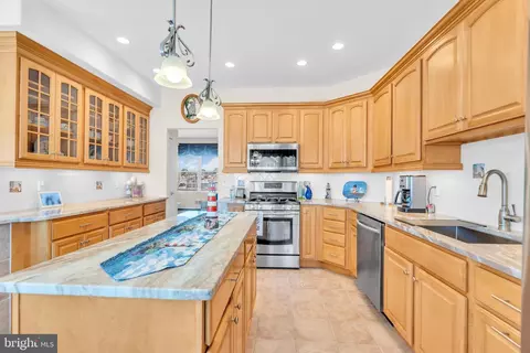 Kitchen - 77 Tiller Dr, Waretown, NJ 08758 photo 2 of 5