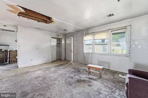 Living - 400 Third St, Waretown, NJ 08758 photo 1 of 2