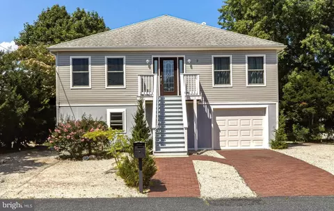 2 Spar Ct, Tuckerton, NJ 08087