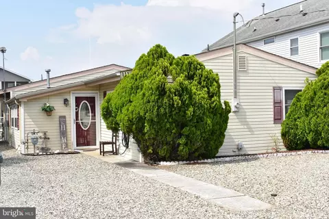 113 E Boat Dr, Tuckerton, NJ 08087