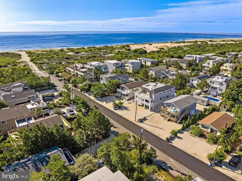 21 E 9 St, Barnegat Light, NJ 08006