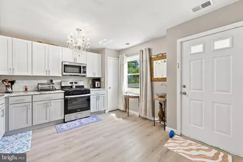 2 Vincent Ct, Little Egg Harbor Twp, NJ 08087