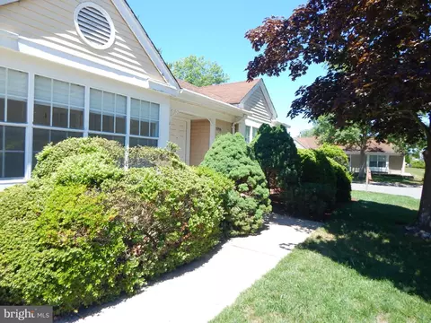 1173 Thornbury Ln #B, Manchester Township, NJ 08759