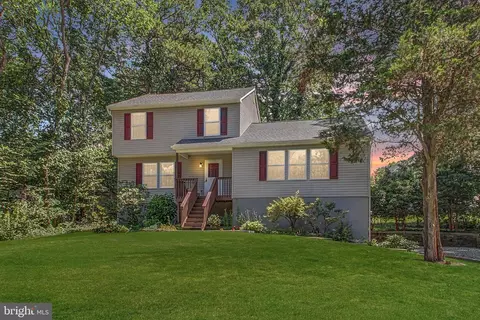 14 Reiner Rd, Cream Ridge, NJ 08514
