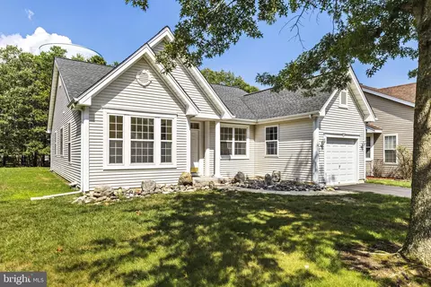 10 Kettle Creek Ct, Barnegat, NJ 08005