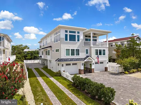 2 E 28th St #B, Barnegat Light, NJ 08006