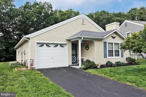 12 Cottonwood Dr, Barnegat, NJ 08005