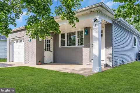 180 Biabou Dr, Toms River, NJ 08757