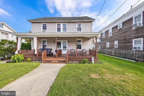 205-207 E Amber St, Beach Haven, NJ 08008