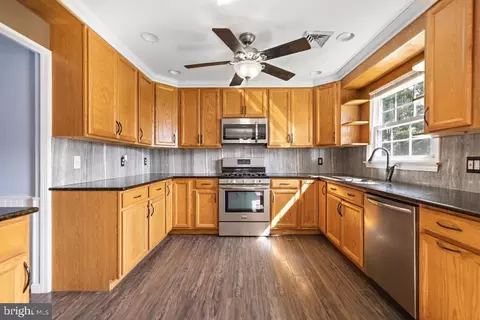 Kitchen - 14 Oneida Ave, Waretown, NJ 08758 photo 1 of 2