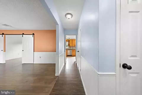Entry Way - 14 Oneida Ave, Waretown, NJ 08758 photo 2 of 3