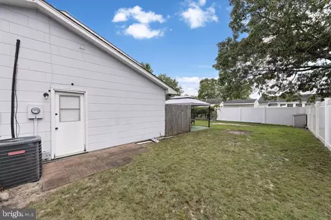 Exterior - 14 Oneida Ave, Waretown, NJ 08758 photo 3 of 5