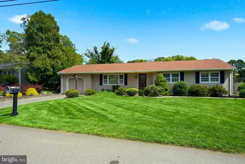 Exterior - 293 Timberline Pl, Brick, NJ 08723 photo 2 of 7