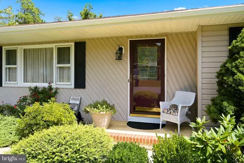Exterior - 293 Timberline Pl, Brick, NJ 08723 photo 3 of 7