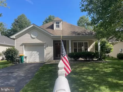 28 Spring Meadow Dr, Lakewood, NJ 08701