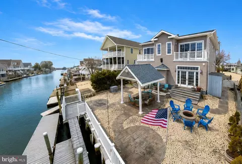 27 W Mohawk Dr, Little Egg Harbor Twp, NJ 08087