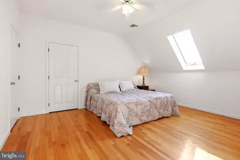 Bedroom - 806 Spar Dr, Forked River, NJ 08731 photo 8 of 8