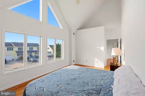 Bedroom - 806 Spar Dr, Forked River, NJ 08731 photo 5 of 8