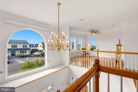 Entry Way - 806 Spar Dr, Forked River, NJ 08731 photo 3 of 5