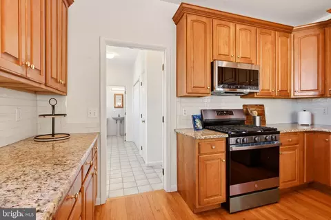 Entry Way - 806 Spar Dr, Forked River, NJ 08731 photo 2 of 5