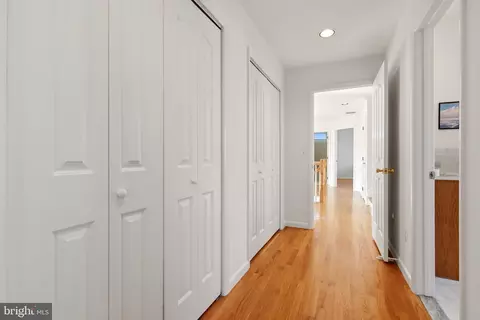 Entry Way - 806 Spar Dr, Forked River, NJ 08731 photo 4 of 5