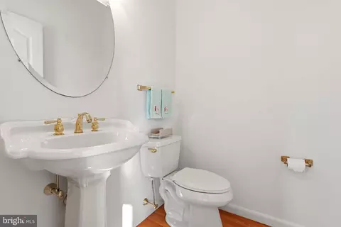 Bath - 806 Spar Dr, Forked River, NJ 08731 photo 1 of 5