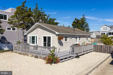 19 W 24th St, Barnegat Light, NJ 08006