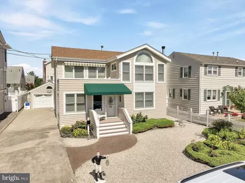 121 W New Jersey Ave, Long Beach Township, NJ 08008