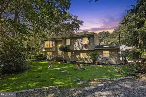 347 E Millstream Rd, Cream Ridge, NJ 08514