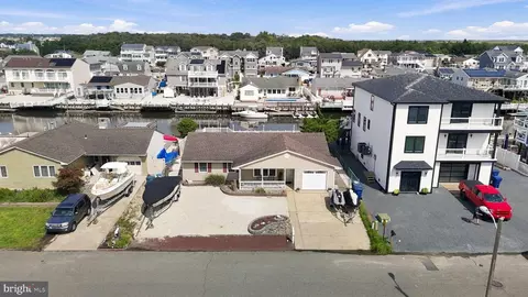 19 Louisiana Dr, Little Egg Harbor Twp, NJ 08087