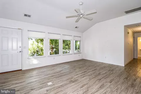 Living - 511 Conifer Dr, Forked River, NJ 08731 photo 2 of 3